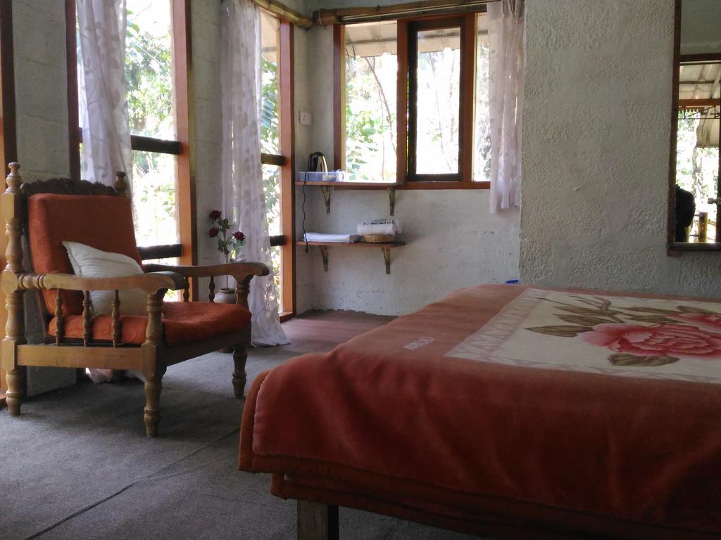 Bed and Breakfast Jungle Jive Tree House Муннар Экстерьер фото