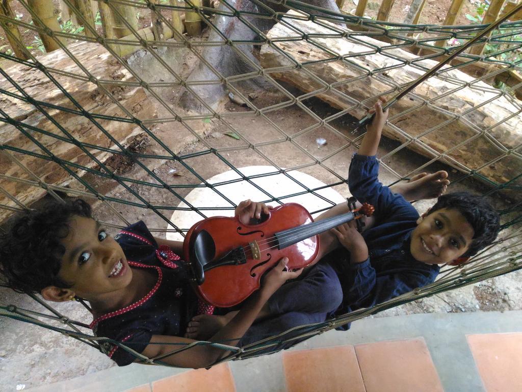 Bed and Breakfast Jungle Jive Tree House Муннар Экстерьер фото